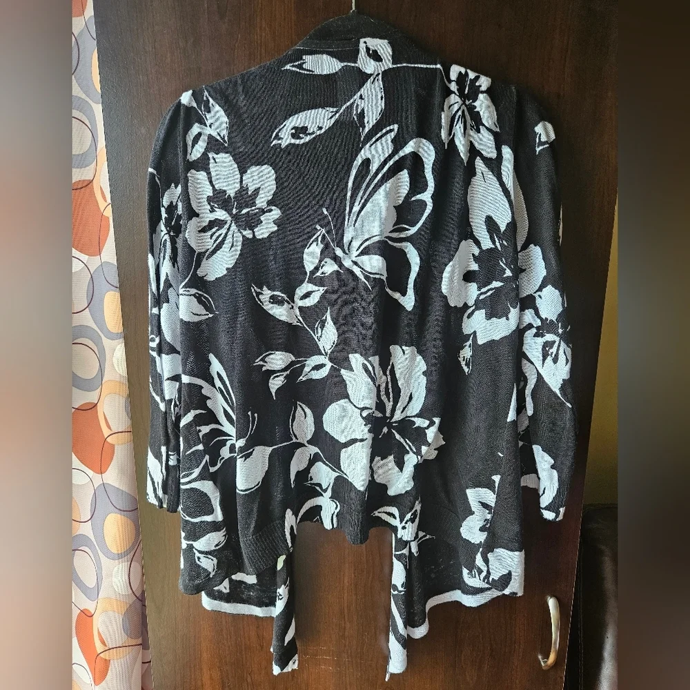 Alfred Dunner Sheer Gray and Black Patterned Cardigan Size Petite Large - Picture 4 of 4